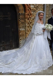 Una línea de vestidos de novia de satén marfil de media manga con vestidos de novia de encaje real de tren de la catedral