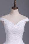 2024 Blanco fuera del hombro Vestidos de novia con cuentas blusa de tul una línea