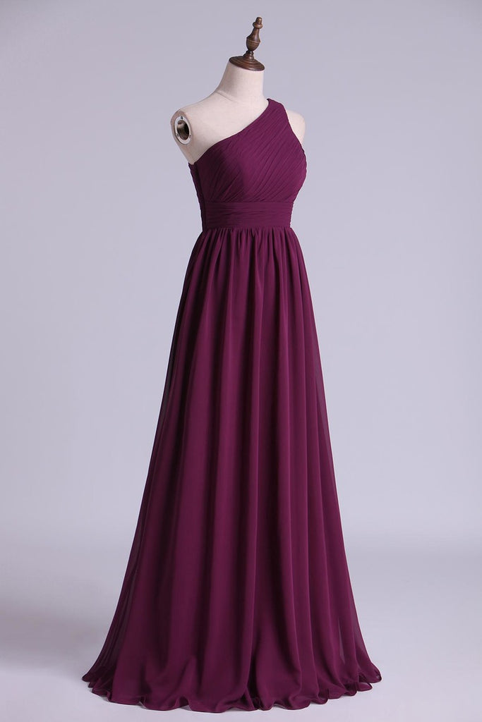 2024 Purple vestidos de honor Una línea de un hombro Hasta el suelo con Volantes