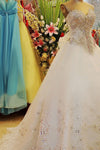 2022 Lujosas y elegantes vestidos de boda del amor con cuentas y apliques
