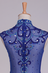 2024 vestidos de cuello alto de baile de satén con partida de longitud oscuro azul real