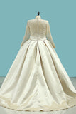 2024 vestidos de novia una línea de raso de cuello alto con apliques