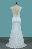 2022 vestidos de novia de encaje de la cucharada con el botón cubierto cintura moldeada abierta atrás