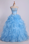 2022 Sweetheart Quinceañera vestidos de bola del vestido del Organza con rebordear