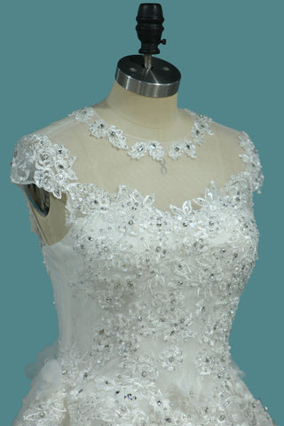 Vestidos de novia de la manga del casquillo del vestido de bola del cordón de calidad superior 2024 con apliques y rebordear longitud del piso