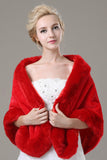 Fabuloso Roja de piel sintética de abrigo de la boda MPJ140901