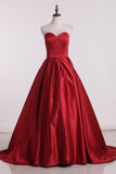 2024 Red Court tren vestidos de baile del satén del amor