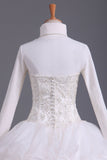 2024 Musilim vestidos de novia de una línea vestido Organza con los granos y apliques