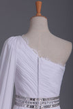 2024 blanco vestido de fiesta de un hombro blusa plisada de la envoltura cuentas cintura gasa tren de la corte