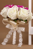 La Ronda de estilo novia con flores (18 * 16 cm)