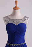2024 Scoop Vestidos de baile una línea plisados blusa de gasa con perlas oscuro azul real