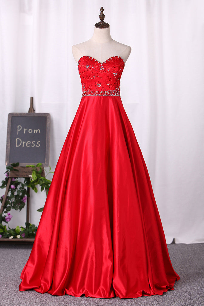 2022 Sweetheart Prom Dress A-Line corpiño de encaje con falda de raso piso de longitud rebordeado